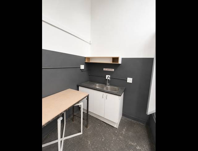 88M² WORKSHOP TO LET IN ARCADIA